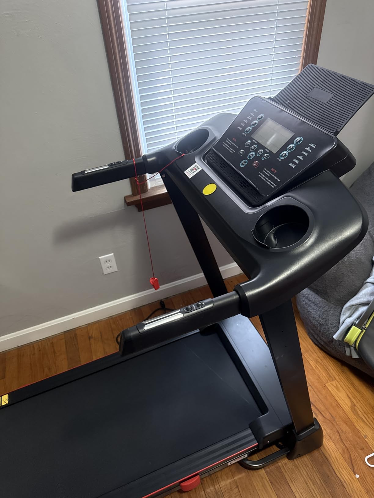 ATEEDGE Treadmills for Home, 15% Auto Incline, Foldable, 350LB Capacity customer photo 1