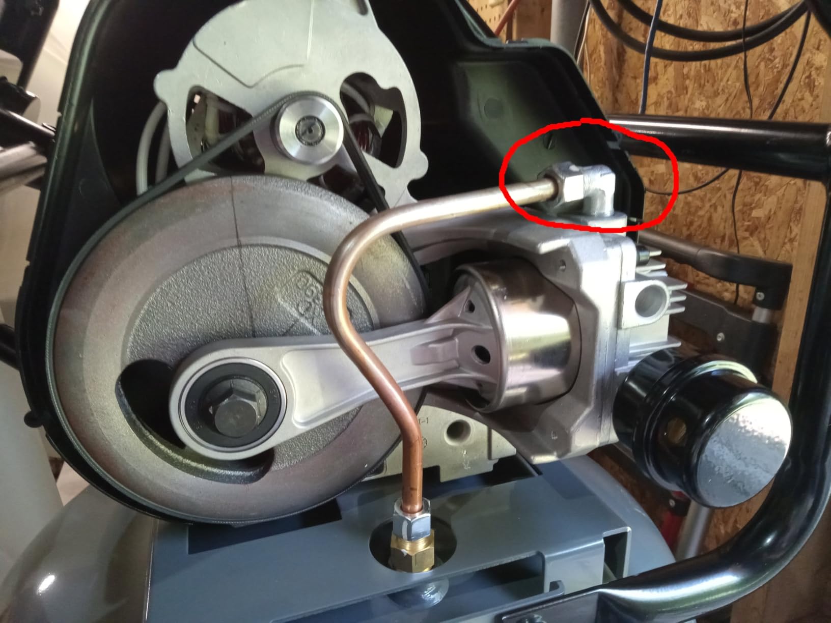 Klutch 20-Gallon Air Compressor, 2 HP, 120V, 175 PSI, 4.2 SCFM at 90 PSI customer photo 1