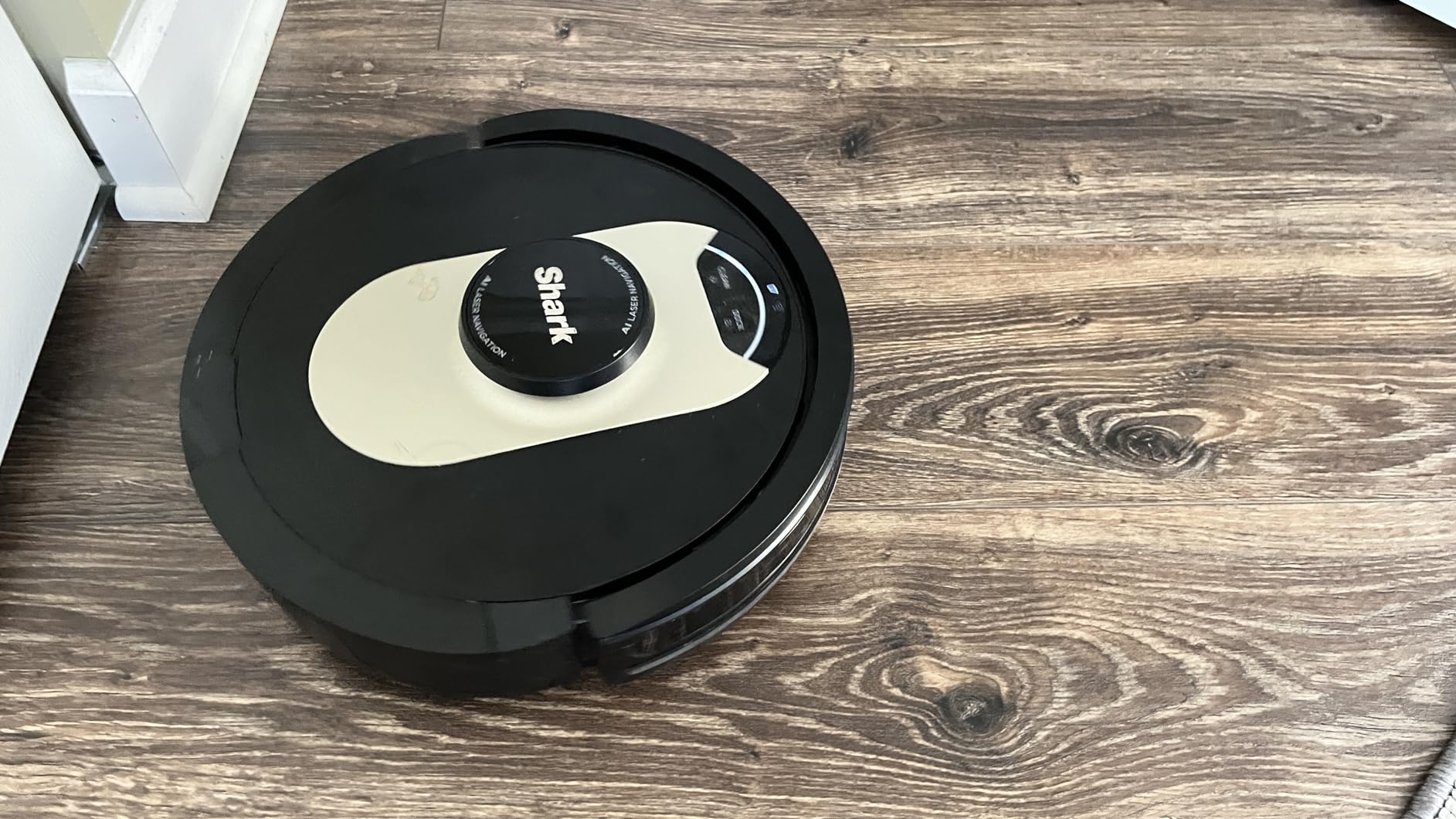 Shark PowerDetect 2-in-1 Robot Vacuum & Mop, White, AV2800ZE customer photo 2