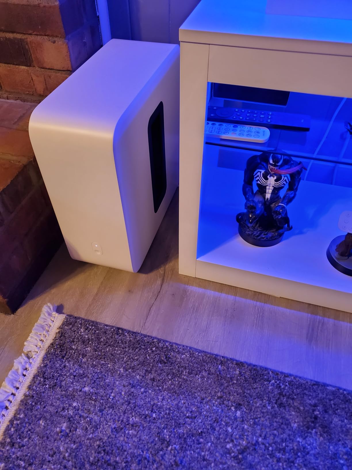 Sonos Sub 4 - Wireless Subwoofer - Black customer photo 2