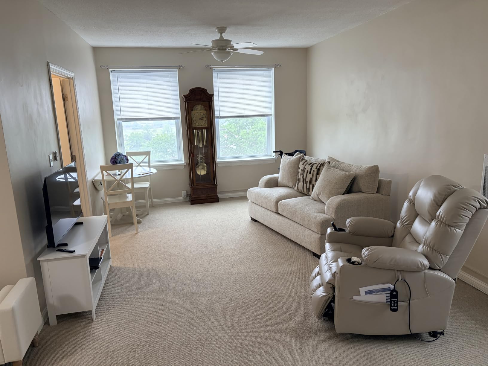 MCombo 3 Motor Lay Flat Power Lift Recliner for Elderly R7635 (Large-Wide) customer photo 1