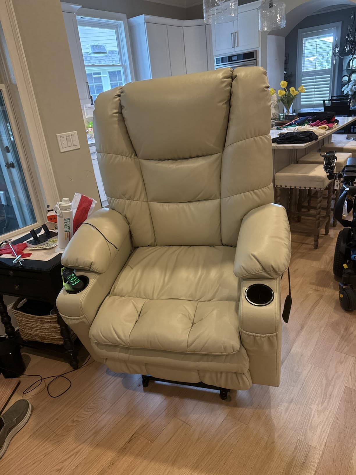 MCombo 3 Motor Lay Flat Power Lift Recliner for Elderly R7635 (Large-Wide) customer photo 2