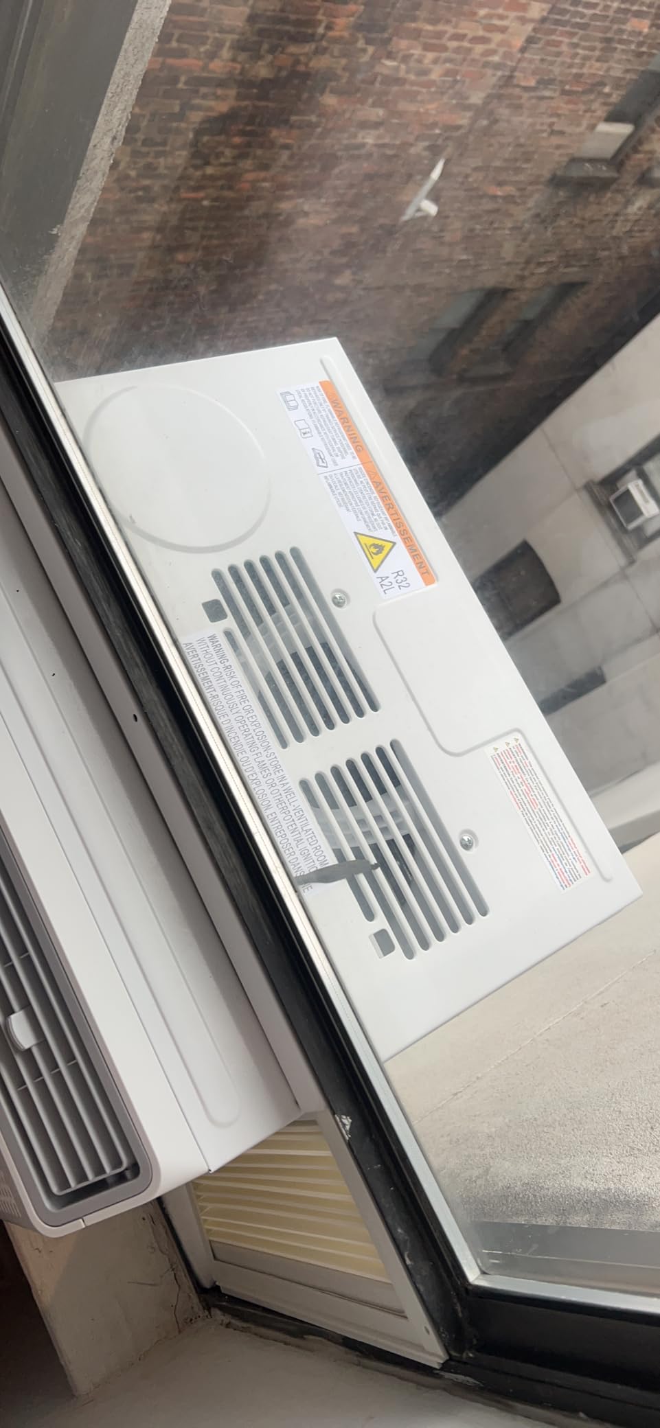 DELLA 12000 BTU Smart Window Air Conditioner, Works with Alexa and WiFi, Cools Up to 550 Sq. Ft, GEO Location, Energy Saving AC Unit with Smart Controls, Remote, Dehumidifier, Reusable Filter customer photo 1