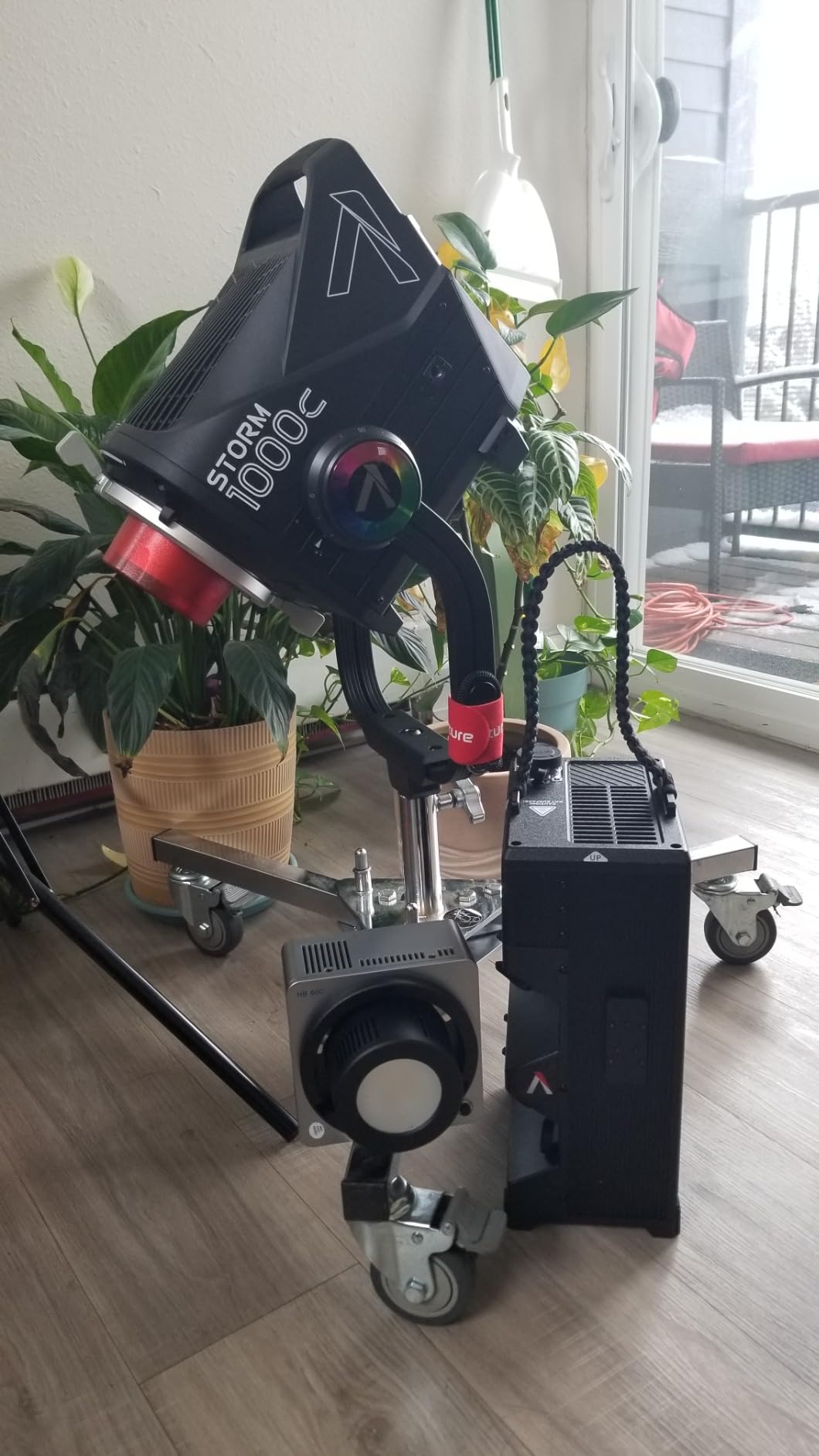 NEEWER HB80C RGBWW LED Video Light with 72Wh Battery 100W PD Fast Charging customer photo 1