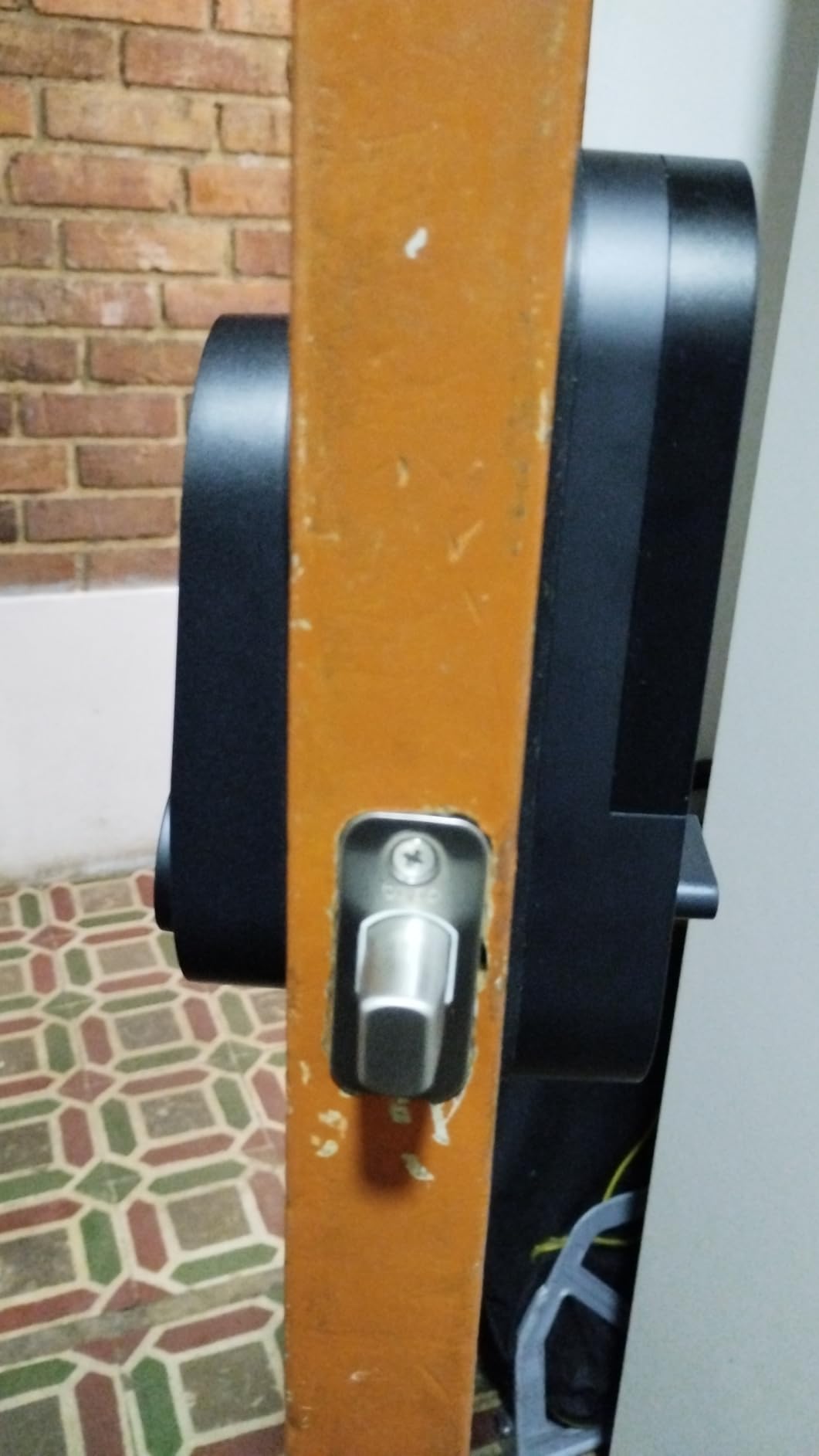 Tapo Smart Wi-Fi Door Lock, Deadbolt, Fingerprint Recognition, DL110 customer photo 2