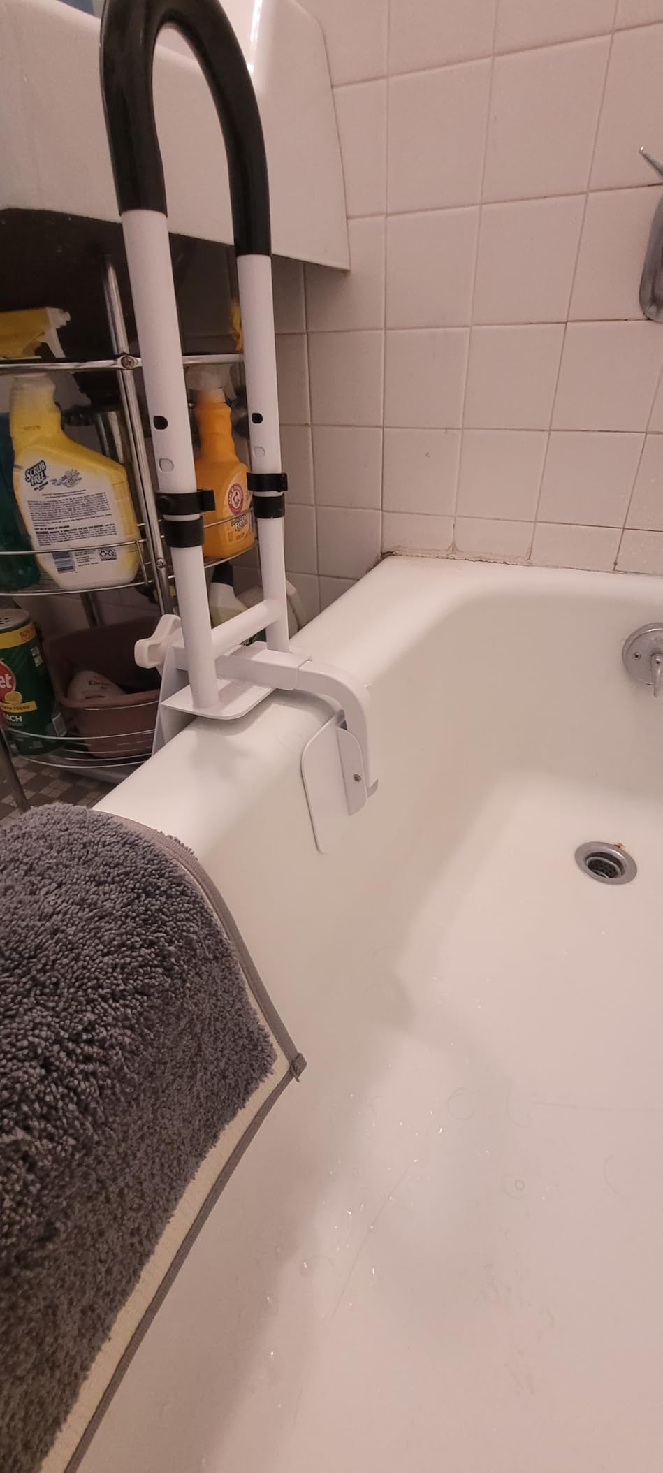 Adjustable Bathtub Safety Rail, Bathtub Handle Grab Bar with Non-Slip Grip for Seniors, Elderly, Fits 3.1 to 6.7 Inch Tub Walls, Supports 300 lbs customer photo 2