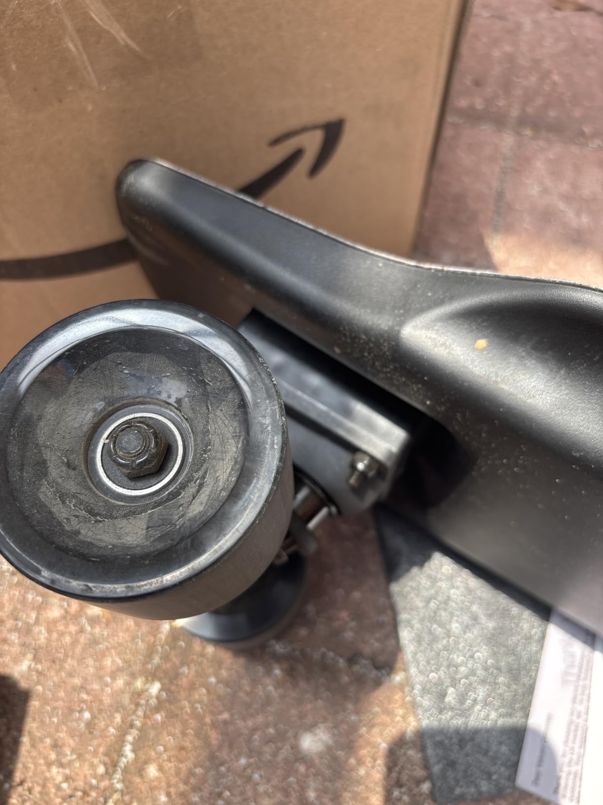 M8 Electric Skateboard with Remote, 15Mph Top Speed,9Miles Range,400 Hub-Motor, Skateboard for Adults ＆Teens customer photo 1