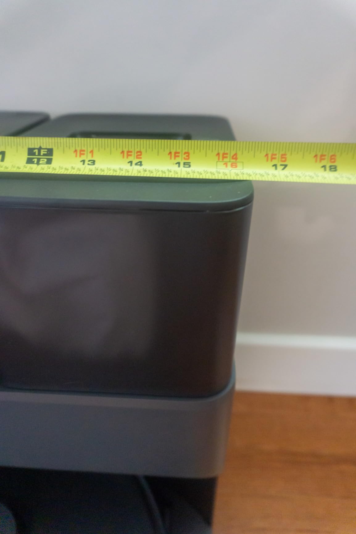 roborock Saros Z70 Robot Vacuum and Mop, OmniGrip Arm, AI-Powered, 22,000Pa customer photo 2