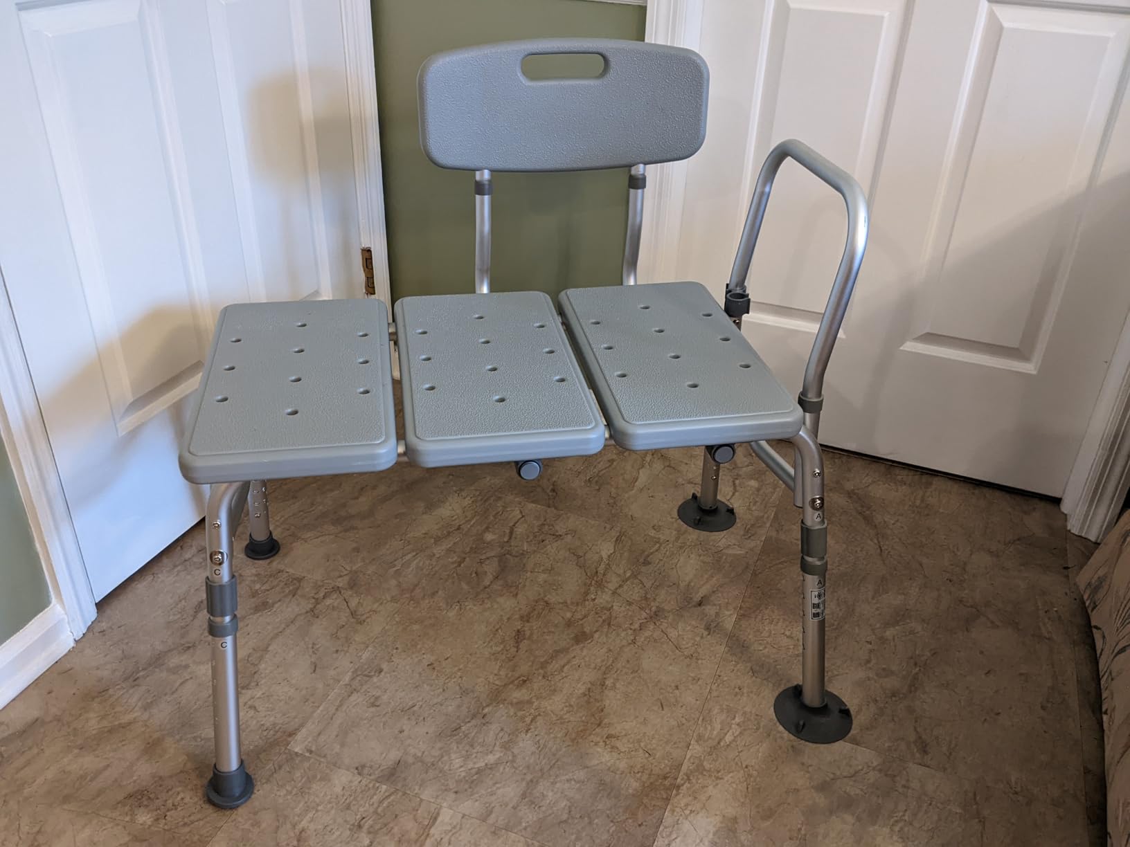 HOMLAND Tub Transfer Bench with Backrest for Bathtub, Height Adjustable customer photo 1