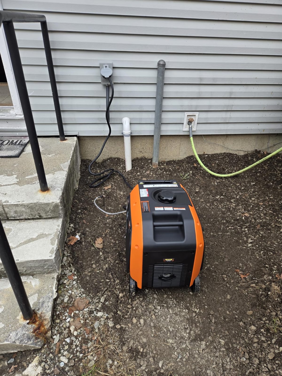 WEN 6800-Watt Dual Fuel RV-Ready Electric Start Portable Inverter Generator with Fuel Shut Off and CO Watchdog for Electric Vehicle Backup (DF680iX) customer photo 2