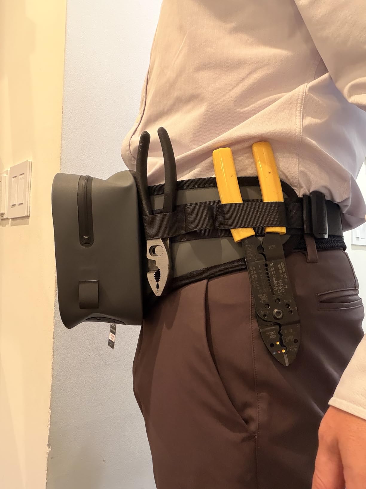 Xelfly Waterproof Fishing Waist Bag with Rod Holder, Padded Waist Straps & Gear Loops - Submersible Zipper, Rugged Top Handle, Adjustable Attachments (Gray) customer photo 1