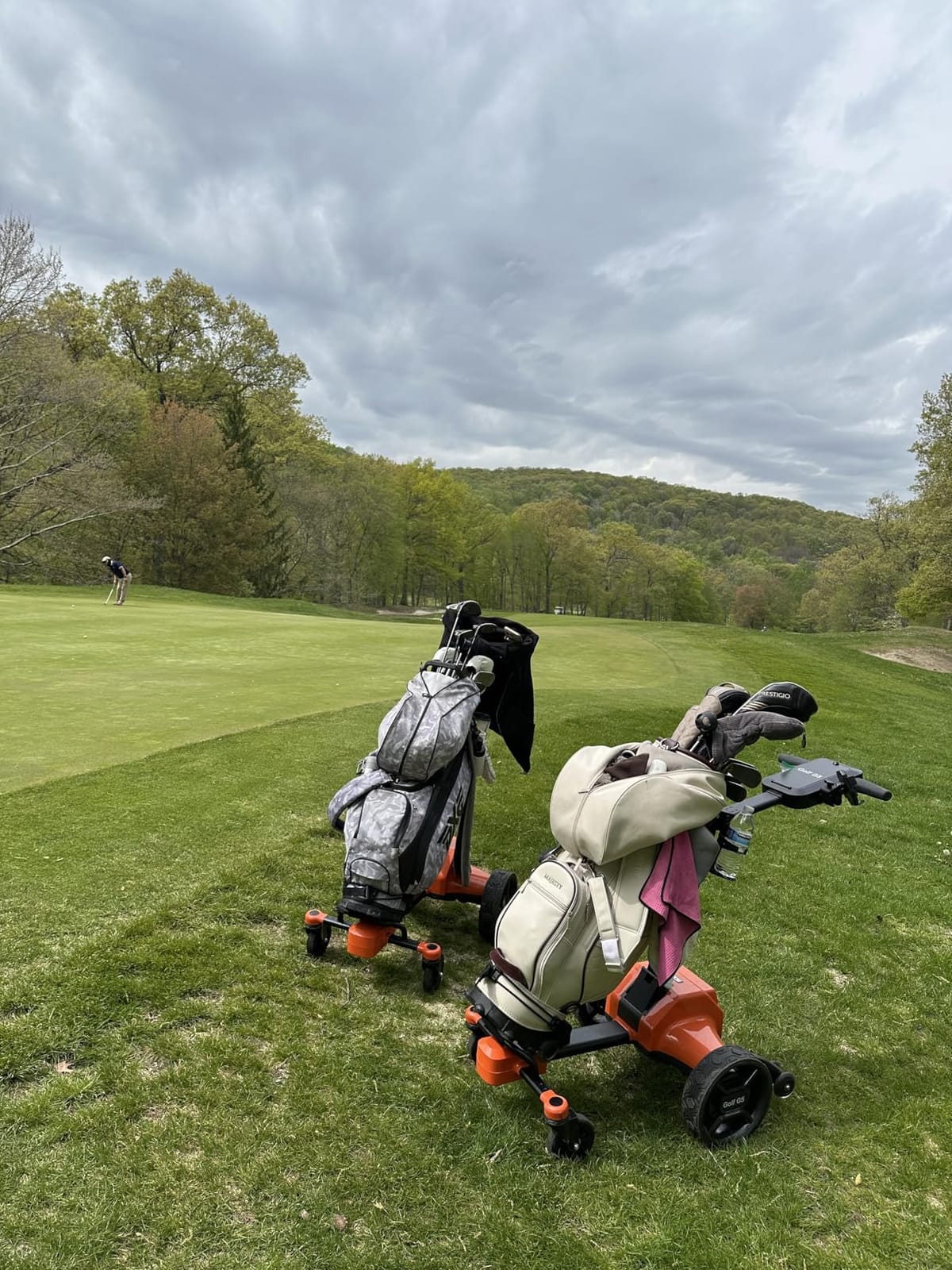 tianhong G5 Electric Golf Cart,Electric Golf Push cart Auto-Follow You,45 Hole Battery,All-Terrain Anti-Tipping,Electric Golf Push cart with Remote(APP/Manual Control), Foldable,Black+Orange customer photo 2