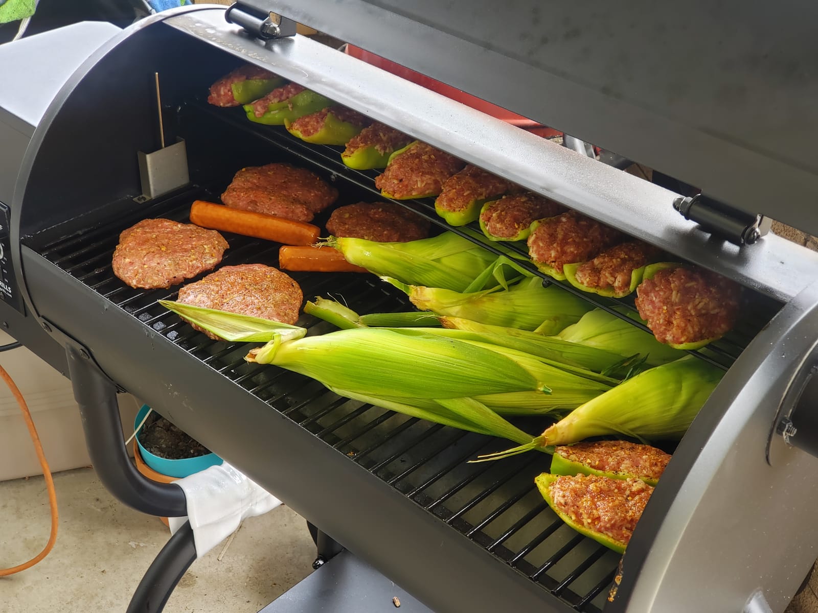 Z GRILLS Pellet Grill 572 Sq In Wood Pellet Smoker PID 3.0 Controller 600D2 customer photo 2