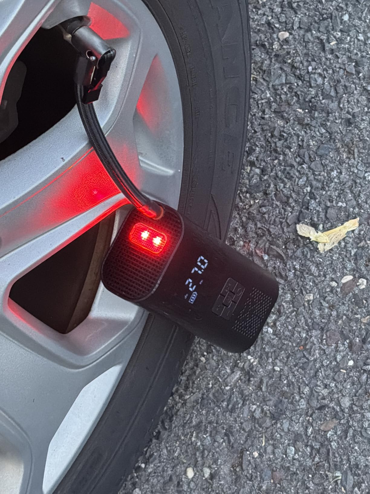 Tire Inflator Portable Air Compressor, Cordless Tire Inflator customer photo 1