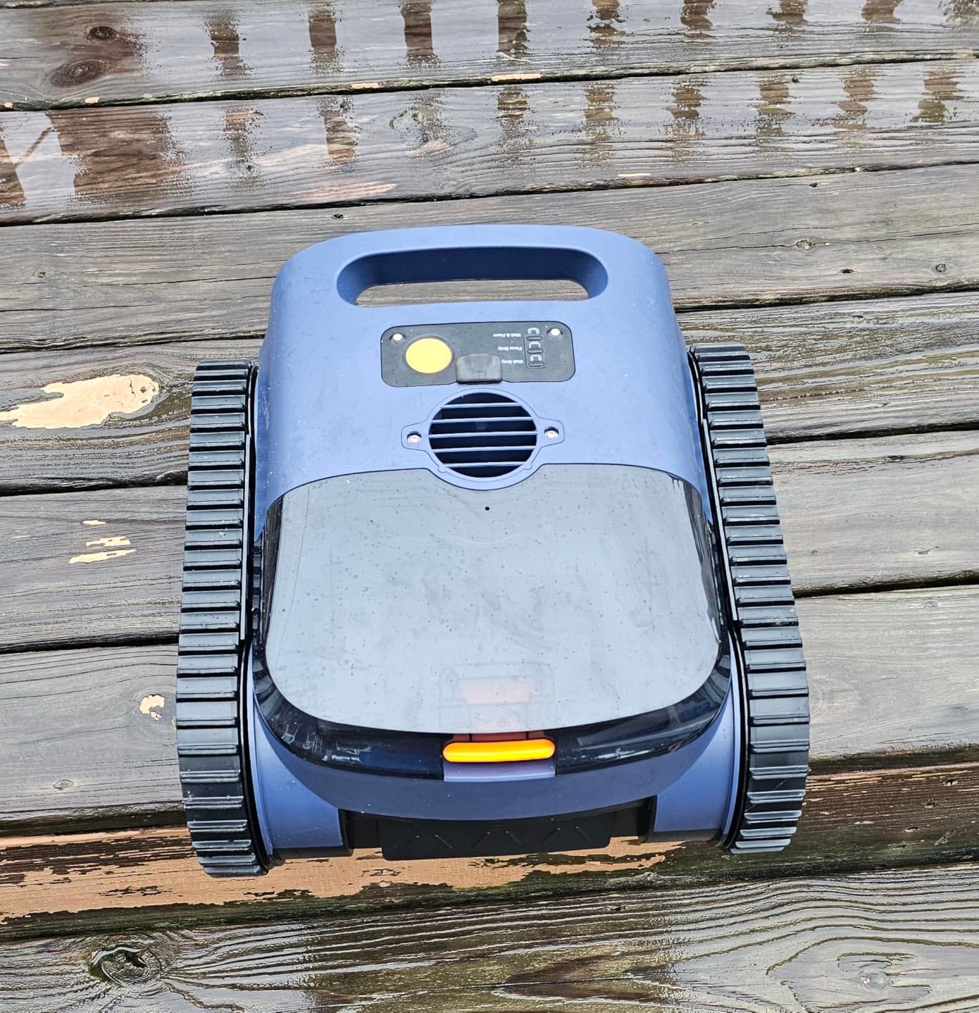 Cordless Robotic Pool Vacuum, Pool Cleaner with Track Drive & Sonar Navigation, 180W Brushless Motor, Wall & Waterline Climbing, 150-Min Runtime, for Inground & Above-Ground Pools up to 2150 Sq. Ft. customer photo 2