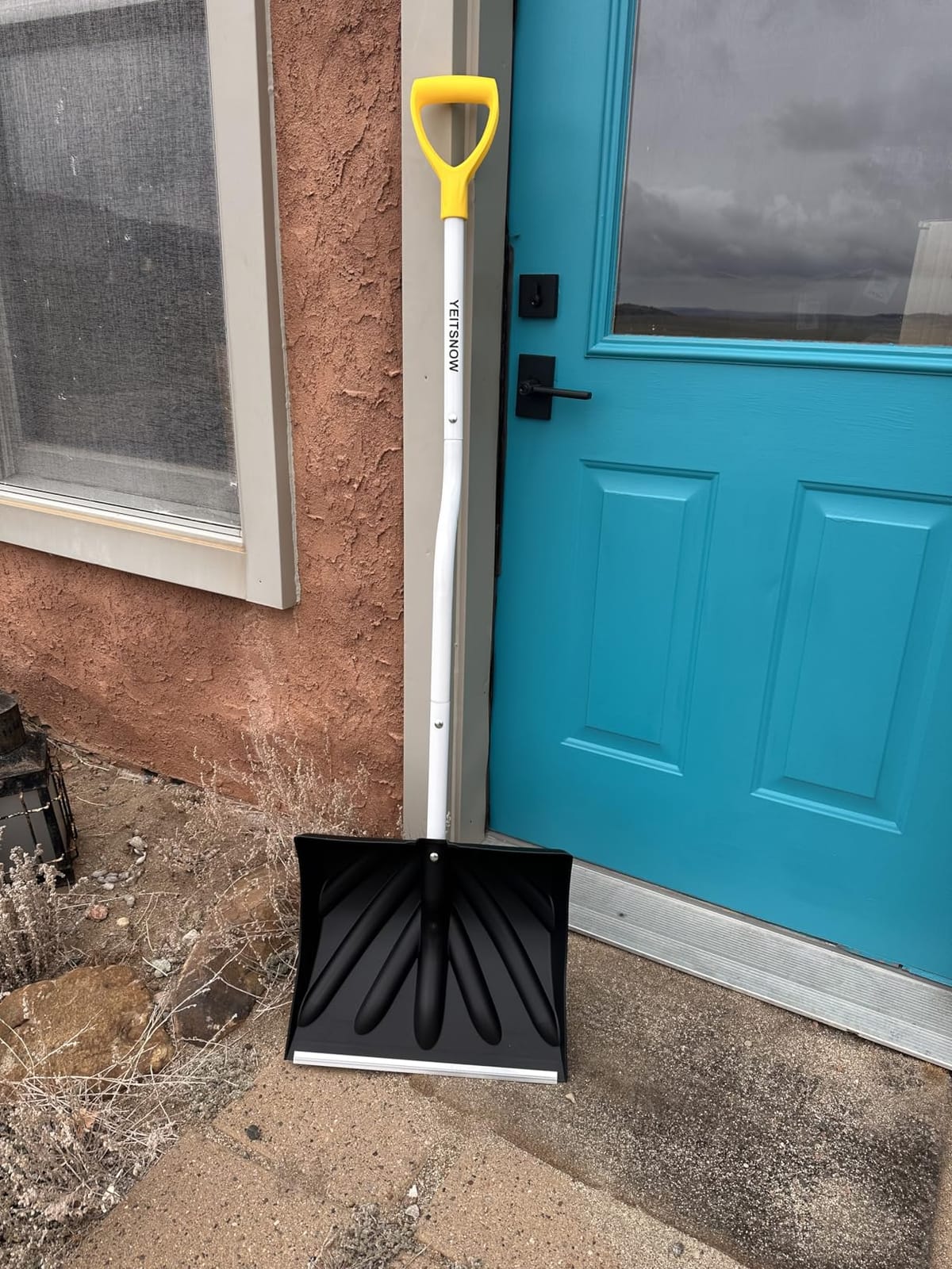 YEITSNOW Snow Shovel for Driveway Ergonomic Design 17” Reinforced Heavy Duty Snow Removal Easy Assembled Tool in Winter Snowy Day for Garage Car Parking Port Workshop Barn customer photo 2
