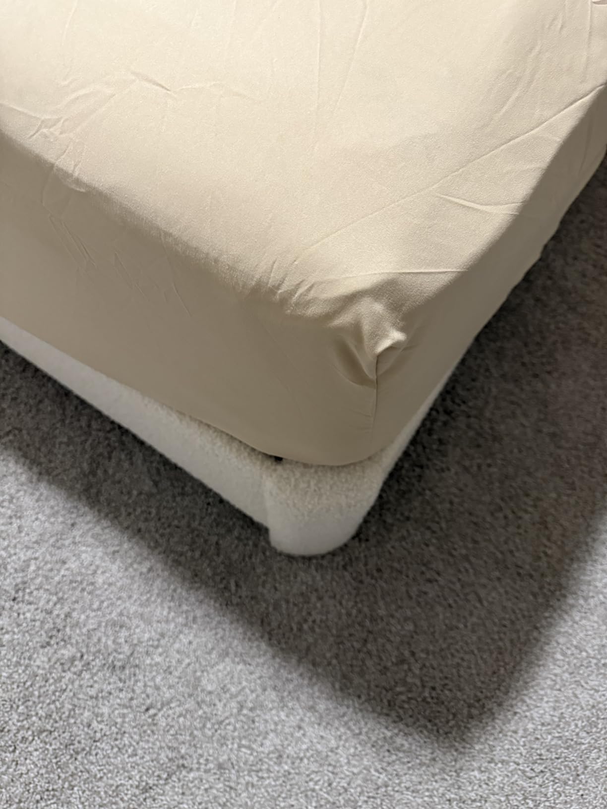 Queen Mattress,12 Inch Queen Size Mattress in a Box,Hybrid Memory Foam with Pocket Springs for Motion Isolation,Medium Firm ＆ Pressure Relief and Cool Sleep,CertiPUR-US Certified,No Fiberglass customer photo 2