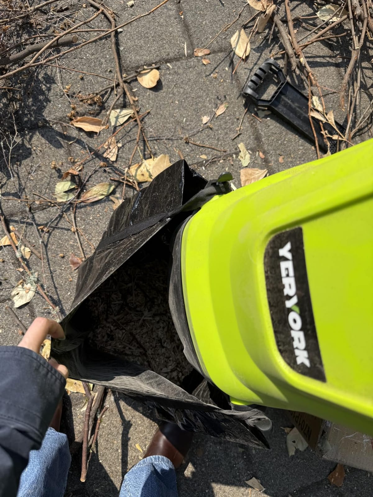Yeryork Wood Chipper, 15-Amp 1.8