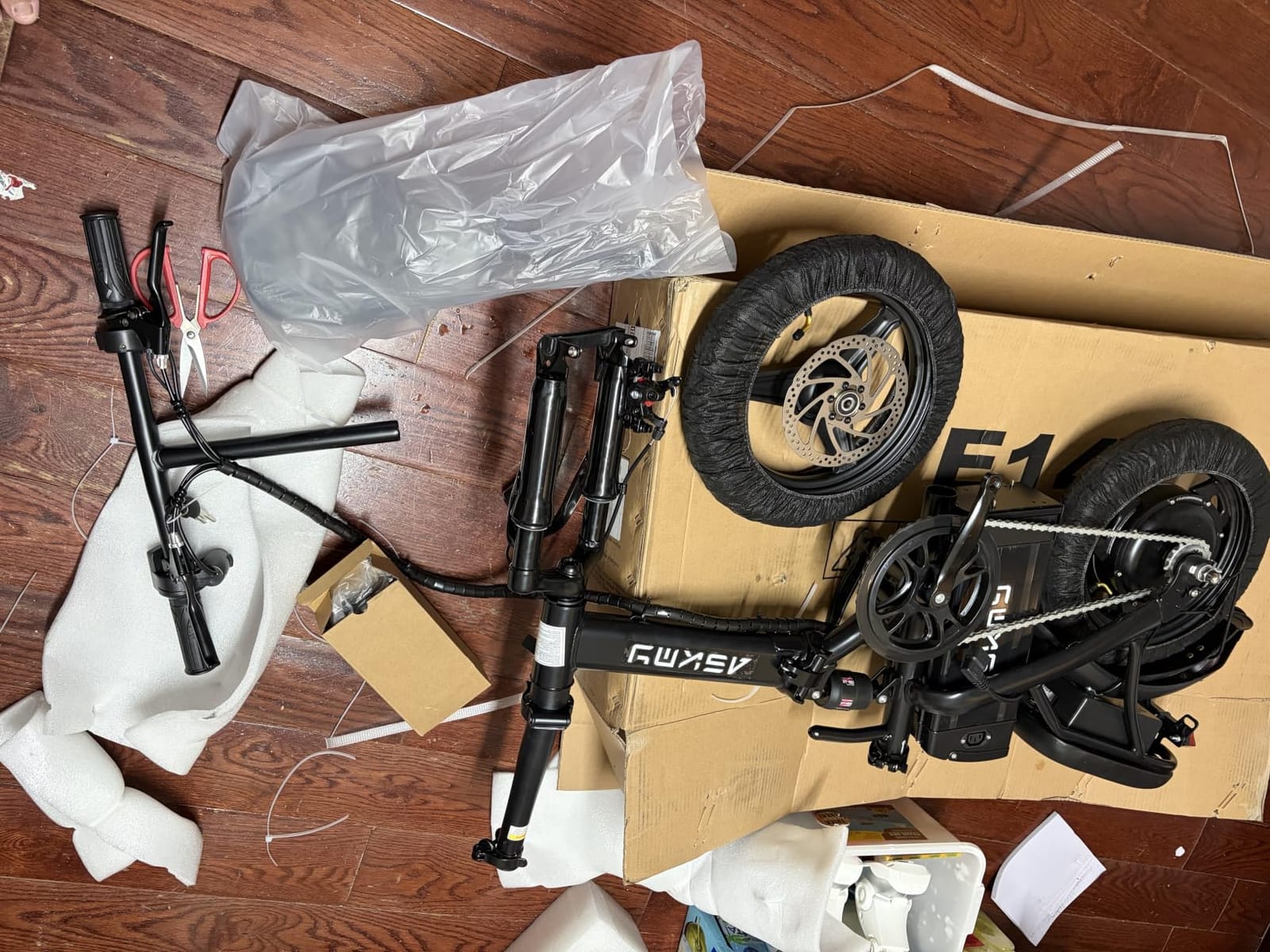 Foldable Electric Bike for Adults and Teens, 14 Inch Ebike for Commuting customer photo 1