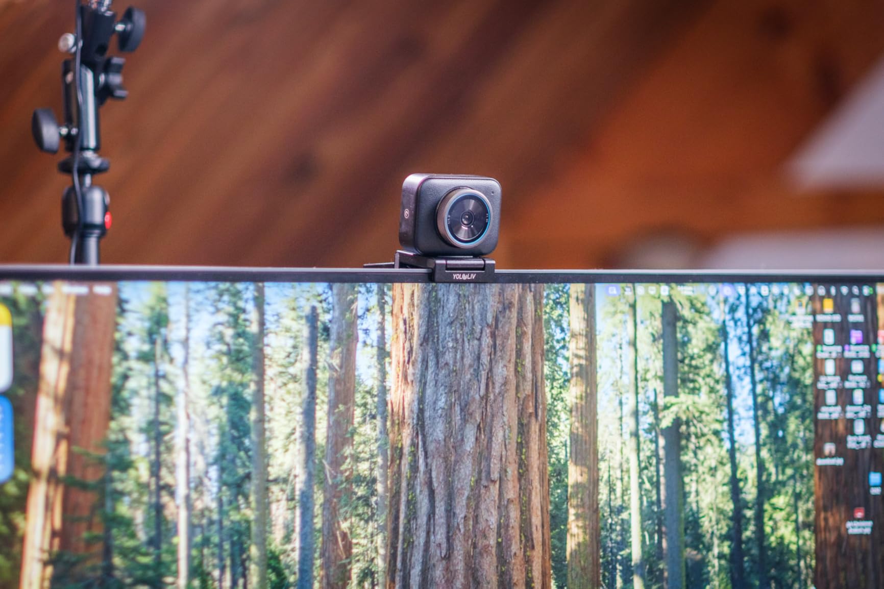 YOLOLIV YoloCam S3, 4K Streaming Webcam for PC & Mac customer photo 1