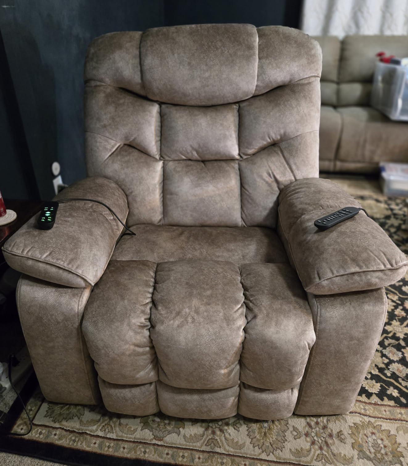 EONIX 26.4'' Wide Oversized Power Lift Recliner Chair, Big and Tall, Black customer photo 1