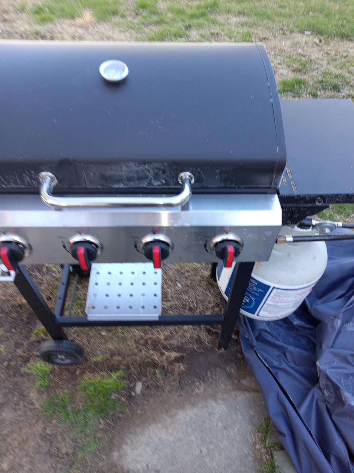 4 Burner Propane Gas Grill, Portable BBQ Grill with Cast Iron Grate & Griddle Pan, Folding Side Table for Camping Backyard, 40000 BTU Easy-Clean Outdoor Cooking customer photo 1