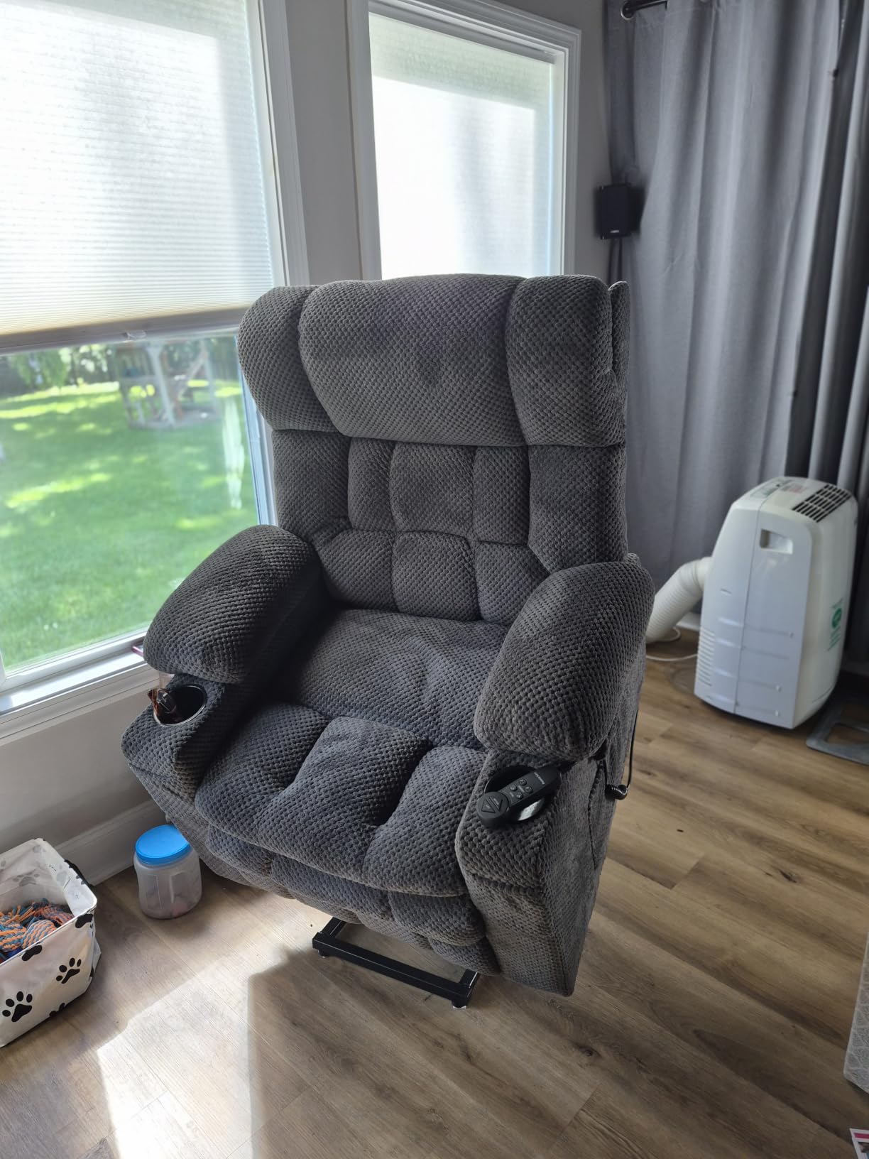 Tami Tami Dual Motor Power Lift Chair Recliner for Elderly with Massage and Heat, Infinite Position Electric Lift Recliner with Adjustable Headrest, USB (T6015 - Plush Fabric, Dark Gray, Oversized) customer photo 1