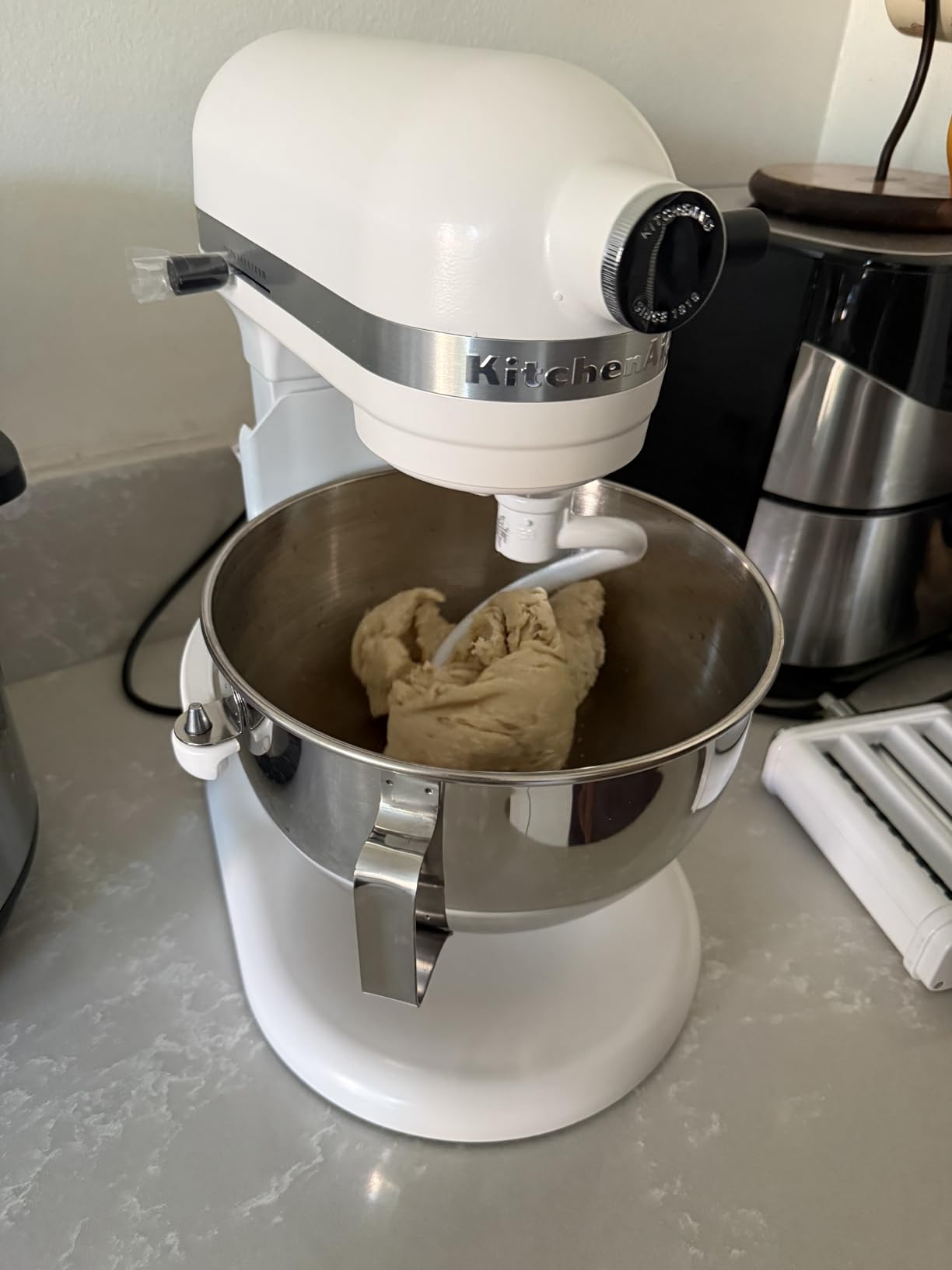 KitchenAid 5.5-Qt Bowl-Lift Stand Mixer, KSM55SXXX, Porcelain White customer photo 1