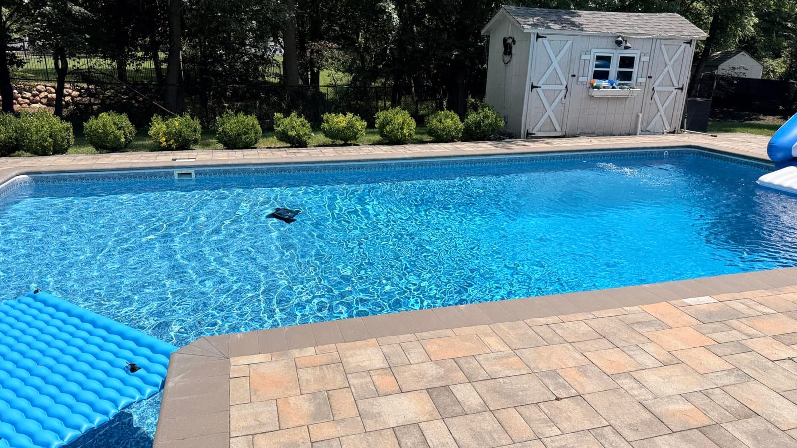 [2026 Release] Automatic Robotic Pool Vacuum for Inground & Above Ground Pools, Wall Climbing Pool Vacuum Cleaner, Cleans Floor, Walls, Waterline, Drain & Skimmer up to 2150 Sq. Ft., 190 Min customer photo 1