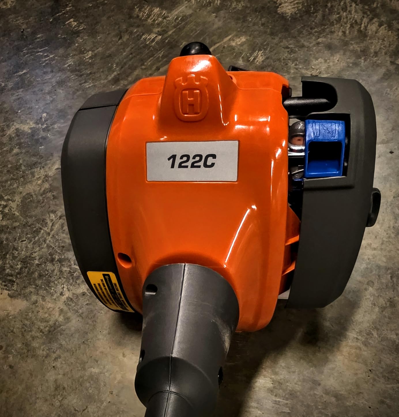 Husqvarna 122C, 22-cc 2-Cycle, 17-inch Curved Shaft Gas String Trimmer with Tap N' Go Trimmer Head, 966712703 customer photo 1