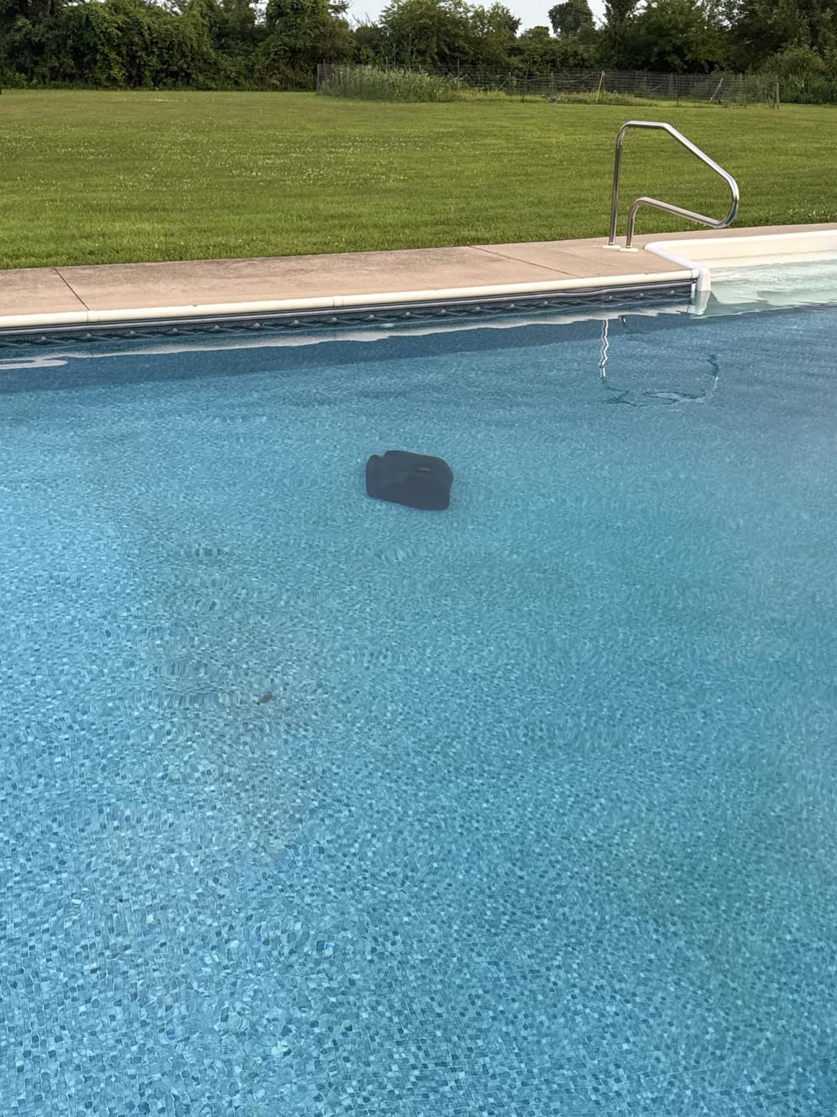 Beatbot Sora 30 Pool Vacuum, Floor & Wall & Waterline & Platform Cleaning, 6800GPH Power, Smart Parking, 300Min Runtime, 5L Capacity, for Above & In-Ground Pools 3229 sq.ft, Deep Blue customer photo 2