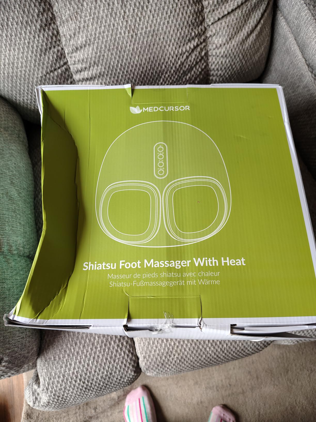 Medcursor Foot Massager Machine with Heat, 2026 Deep Kneading & Rolling, Shiatsu Foot Massager for Pain Relief, Tired Feet & Plantar Fasciitis customer photo 2