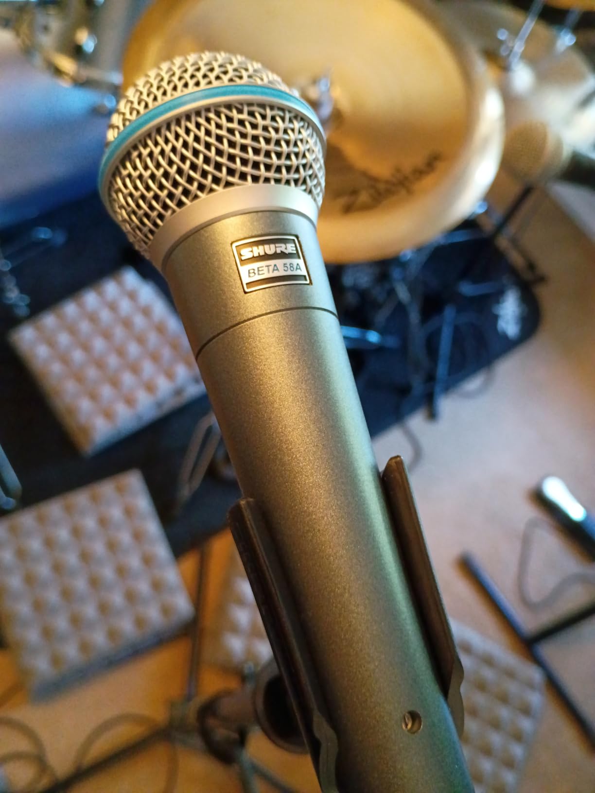 Shure BETA 58A Supercardioid Dynamic Vocal Microphone customer photo 1
