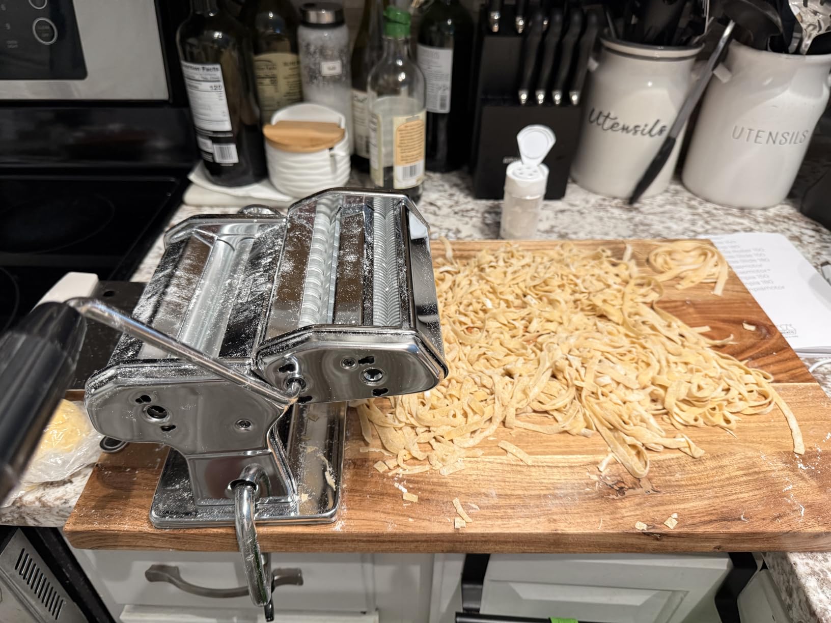 MARCATO Atlas 150 Classic Manual Pasta Maker Machine, Made in Italy, Chrome Steel with Black Hand Crank. Makes Lasagna, Fettuccine & Tagliolini. Made in Italy customer photo 1