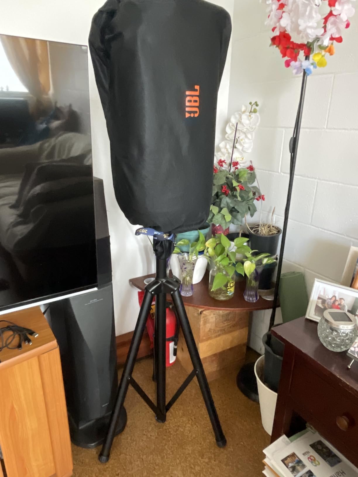 Pyle Universal Speaker Stand Mount Holder Heavy Duty Tripod w/ Adjustable Height from 40” to 71” and 35mm Compatible Insert Easy Mobility Safety Pin and Knob Tension Locking for Stability, Black customer photo 2