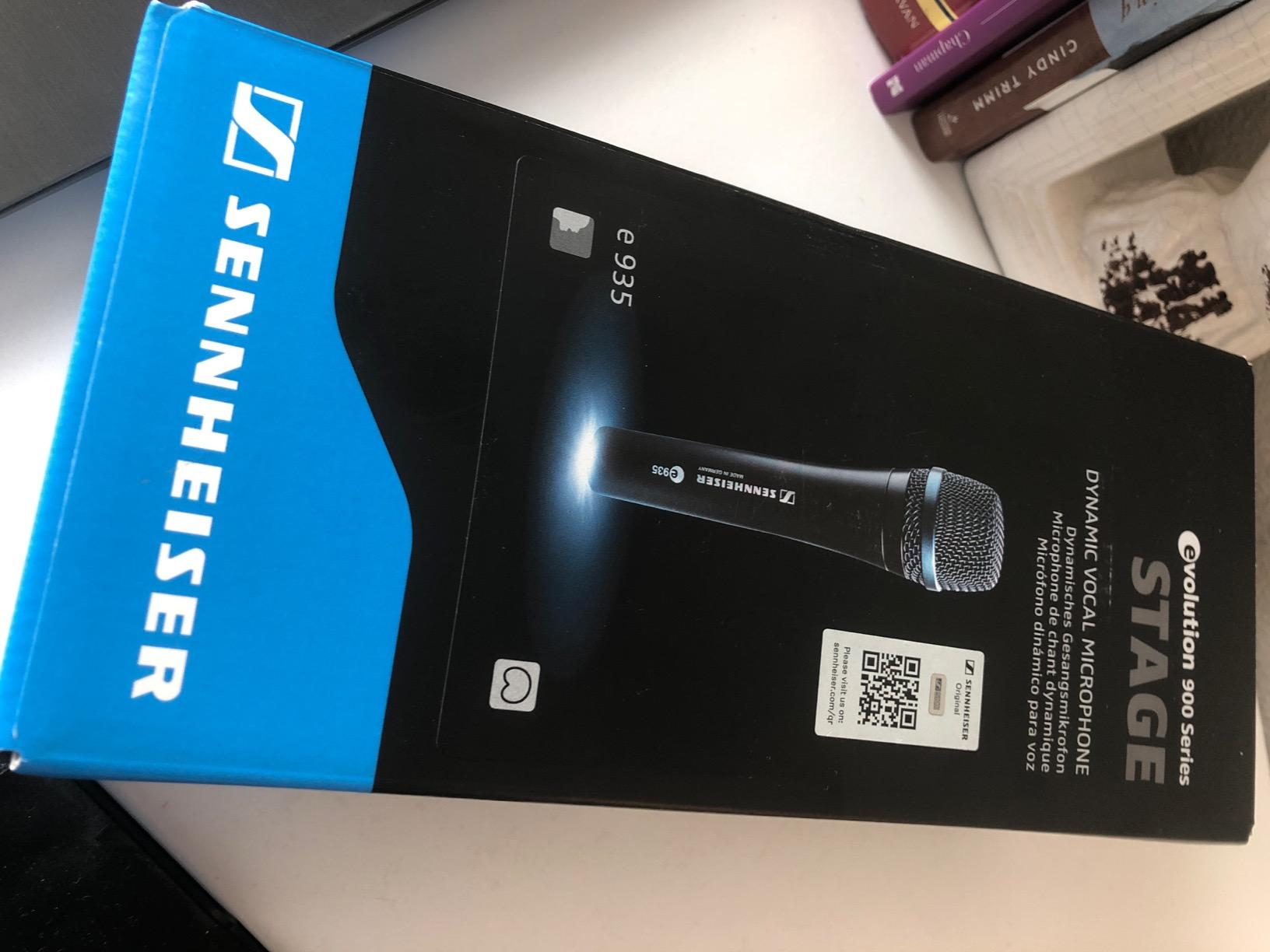 Sennheiser Pro Audio e 935 Cardioid Dynamic Vocal Microphone customer photo 1