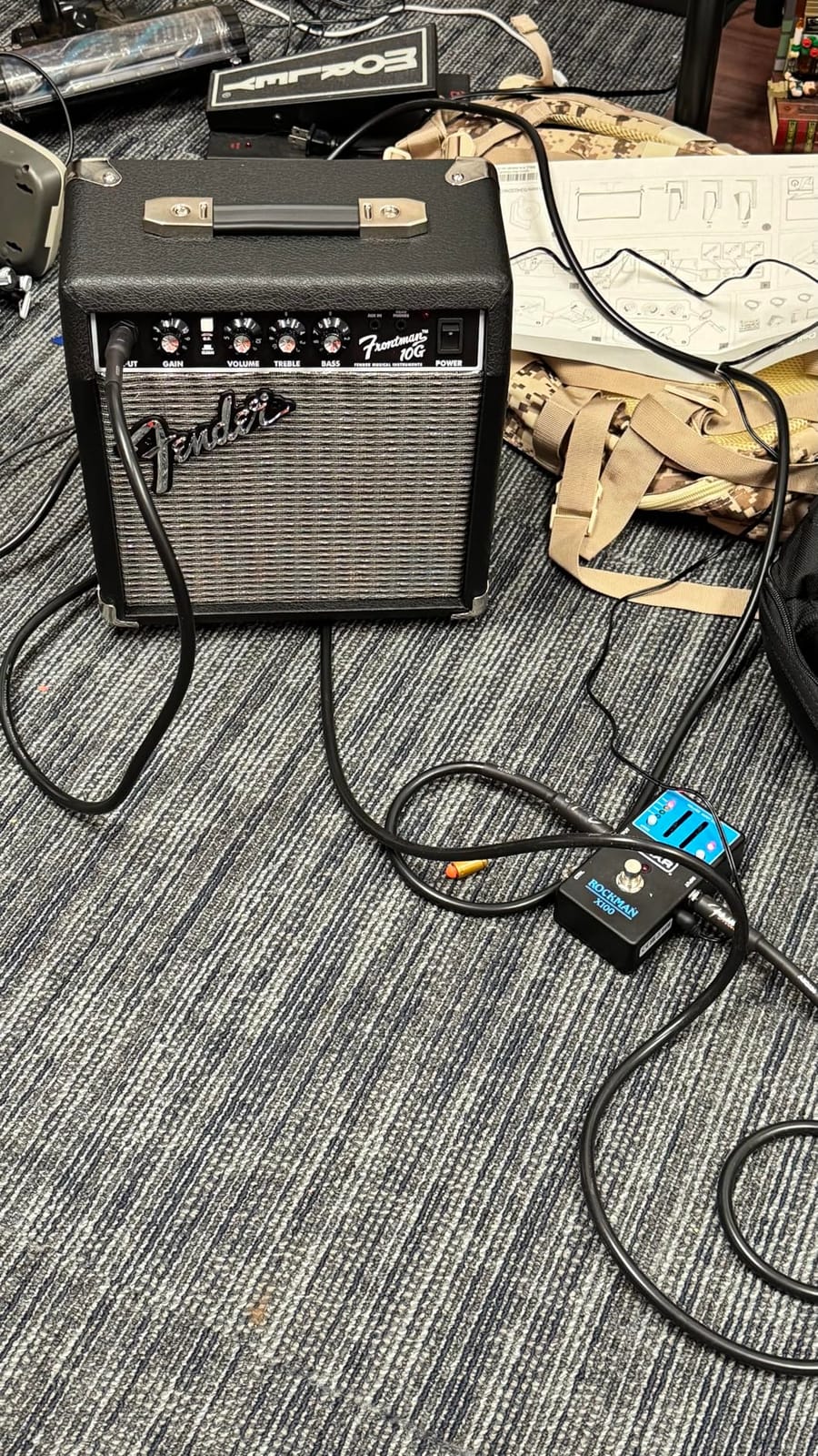 Fender Frontman 10G Electric Guitar Amplifier, 10-Watt Amp, Black/Silver customer photo 2