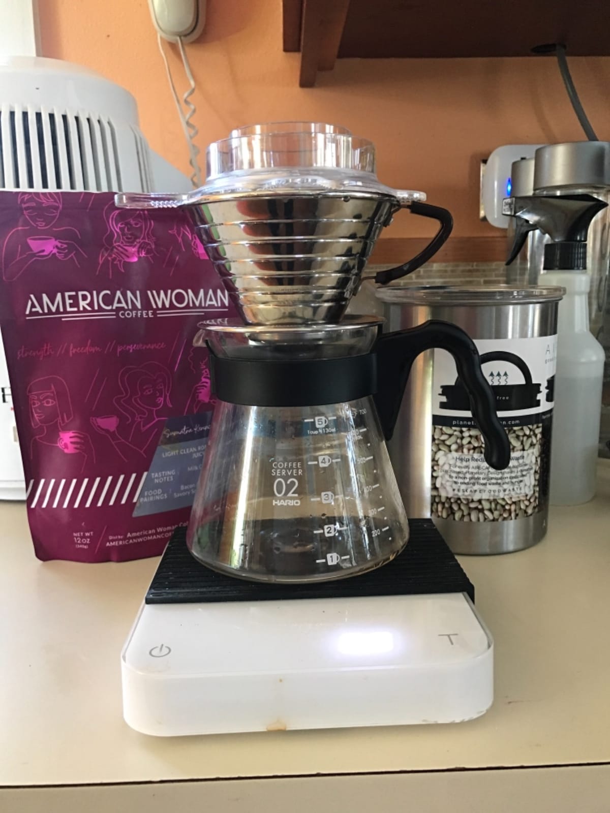 Kalita Wave Pour Over Coffee Dripper, Size 185, Makes 16-26oz, Single Cup Maker, Heat-Resistant Glass, Patented & Portable,black customer photo 2