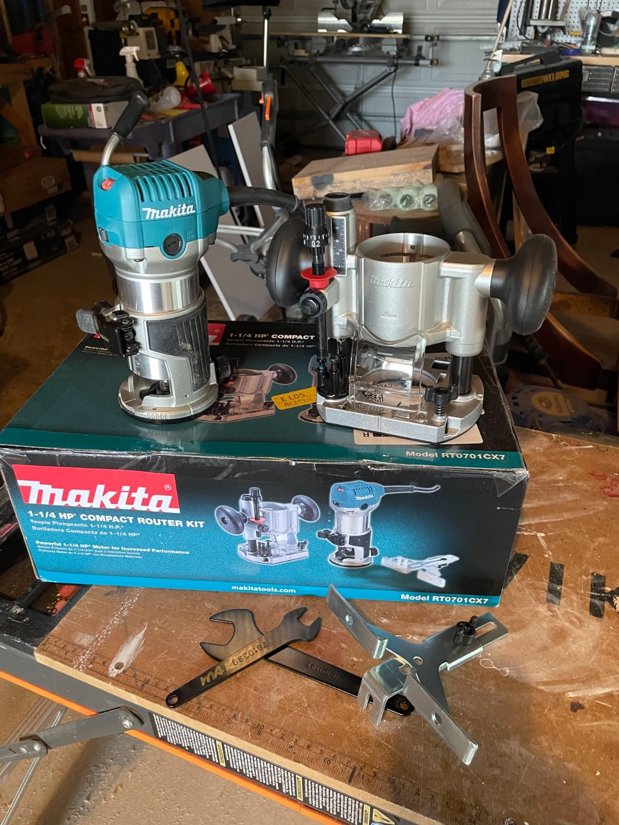Makita RT0701CX7 1-1/4 HP* Compact Router Kit customer photo 2
