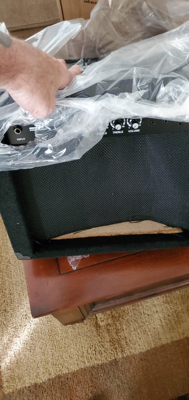Monoprice 1x8 Bass Combo Amplifier 20-Watt, 3-Band EQ, Headphone Output customer photo 1