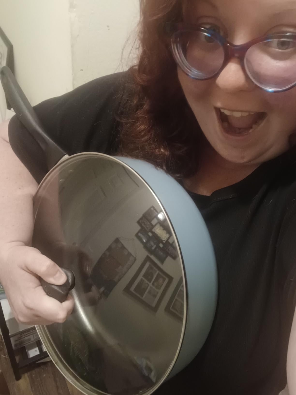 Farberware Dishwasher Safe Nonstick Aluminum Jumbo Cooker Chef's Pan with Lid and Helper Handle, Kitchen Cookware, 6-Quart, Champagne customer photo 2