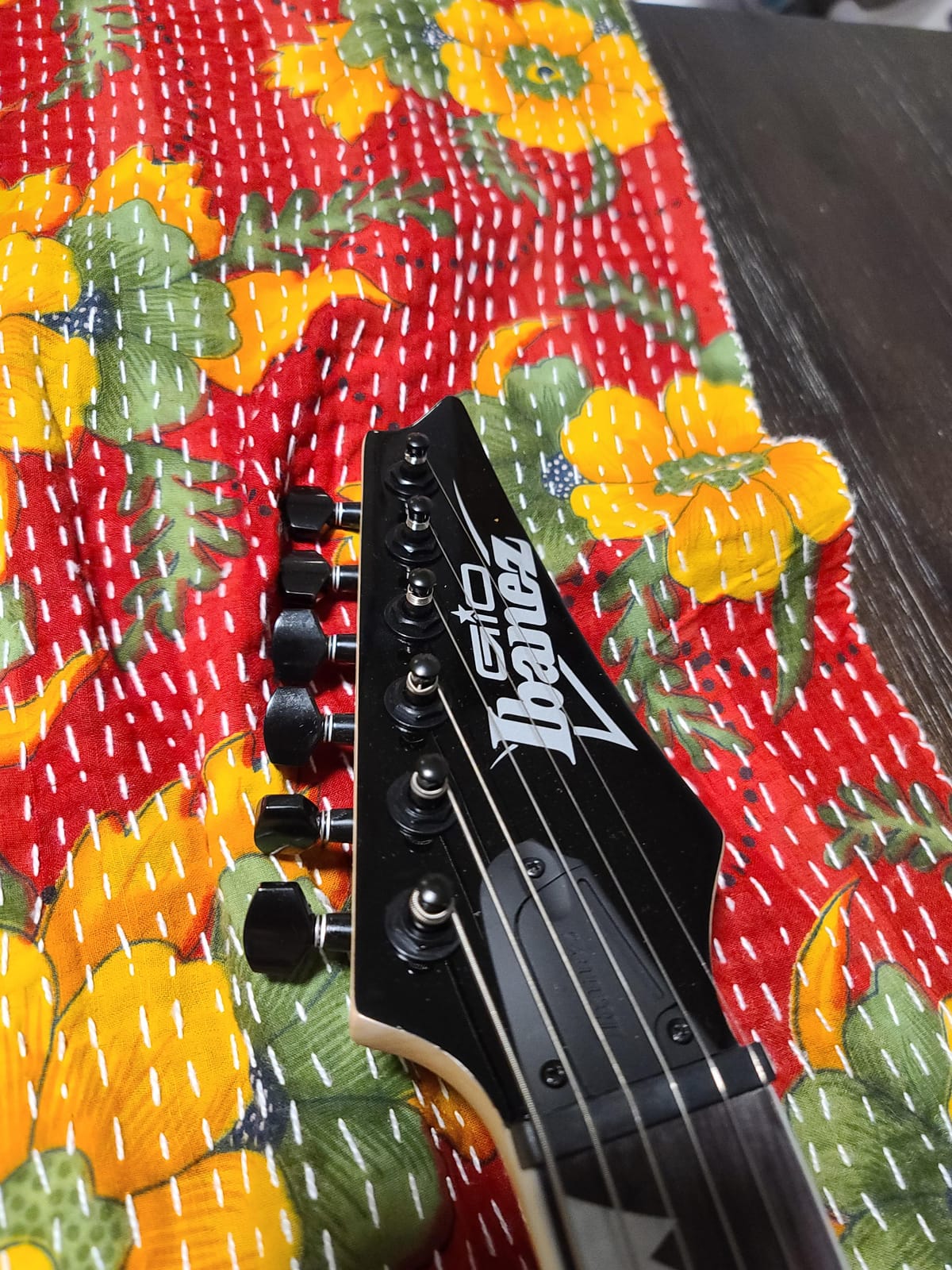 Ibanez GIO Series GRG121DX - Walnut Flat customer photo 1