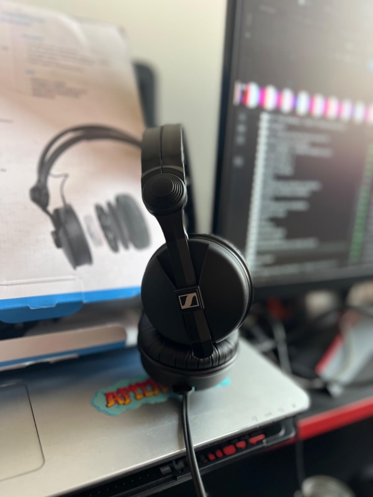 Sennheiser Pro Audio Professional HD 25 On-Ear DJ Headphones Black customer photo 1
