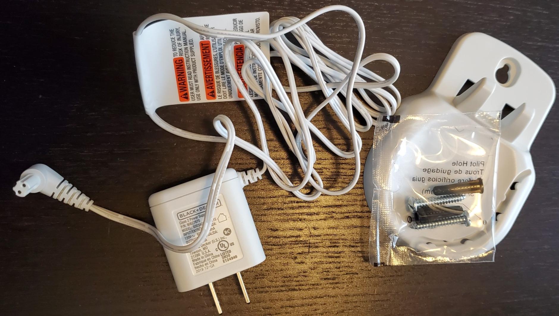 BLACK+DECKER dustbuster Handheld Vacuum, Cordless Car Vacuum Portable 12V, with Rotating and Extendable Nozzle (HHVI320JR02) customer photo 2