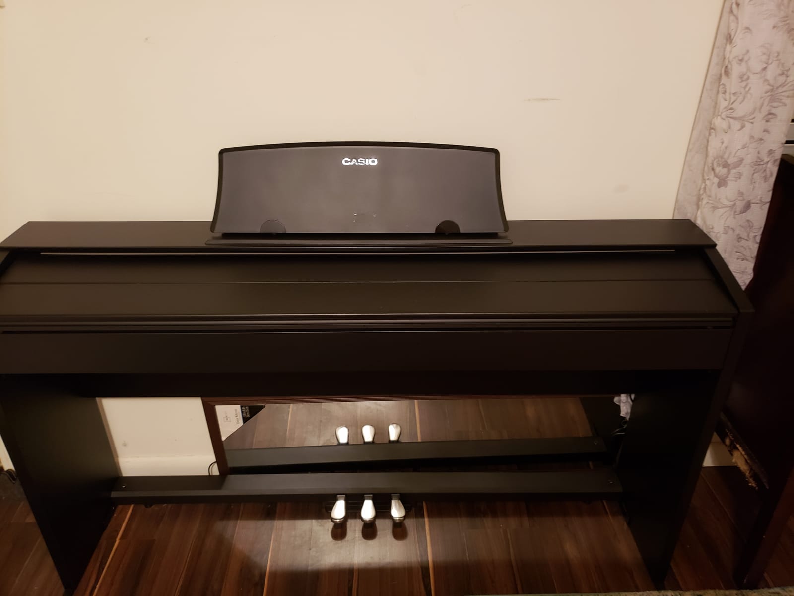 Casio Privia PX-770 – 88-Key Weighted Console Digital Piano | Tri-Sensor II Scaled Hammer Action Keys | AiR Sound Source, 19 Tones, Concert Play, 16W Stereo Speakers, USB-MIDI | Elegant Black Cabinet customer photo 1