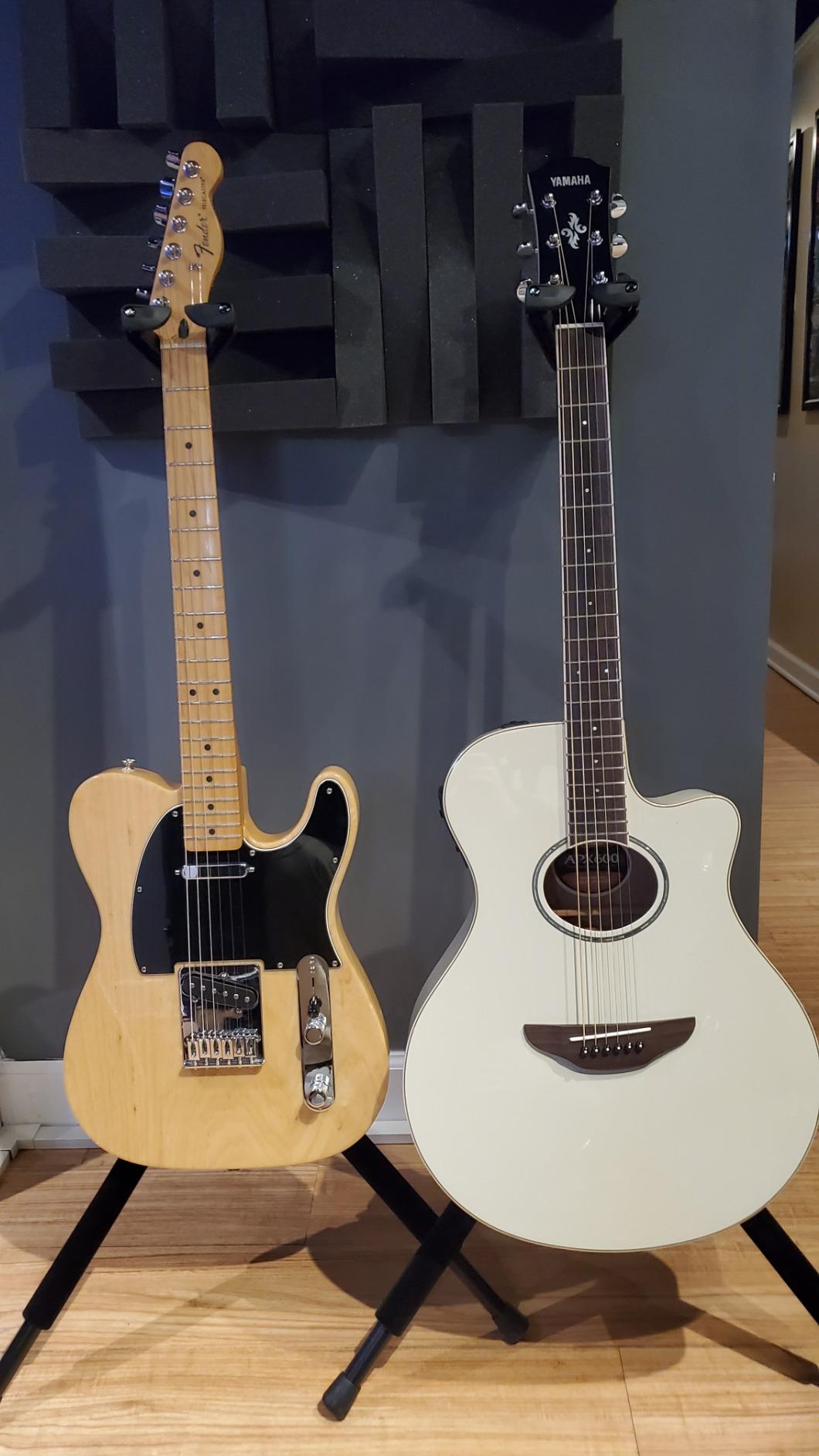 Yamaha APX600 VW Thin Body Acoustic-Electric Guitar, Vintage White customer photo 2