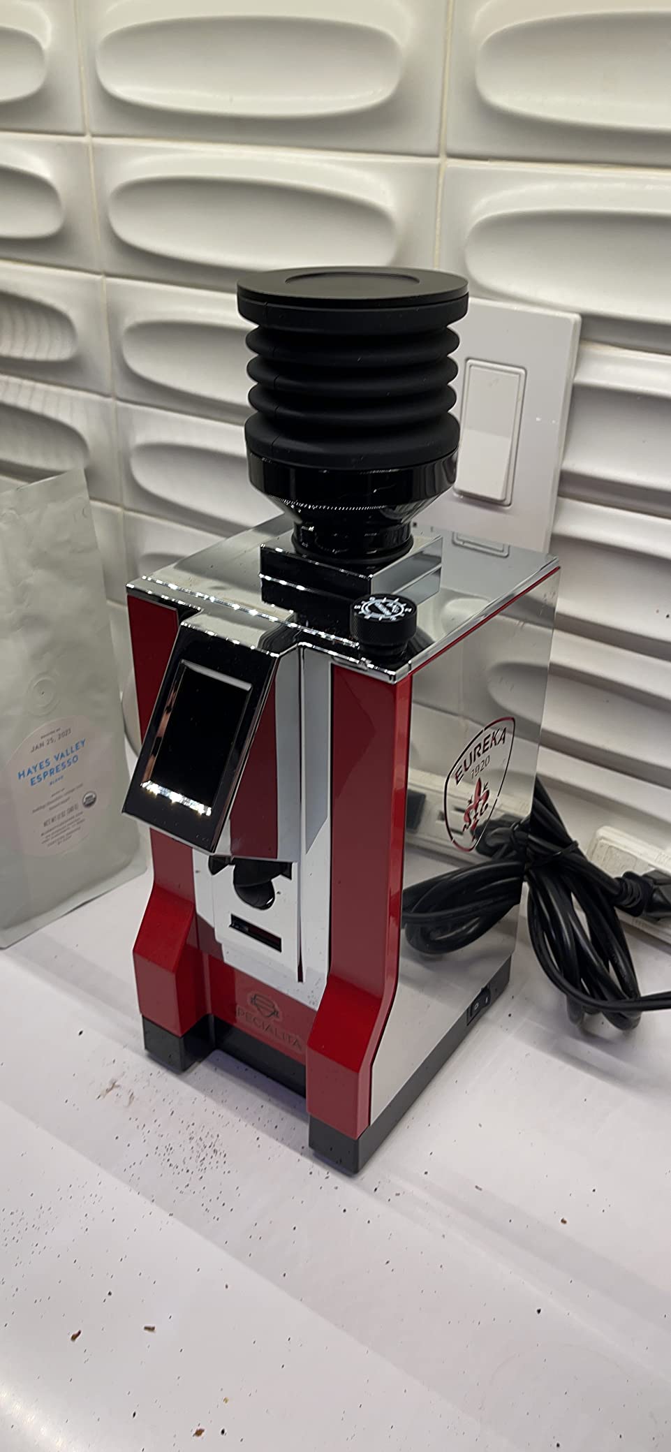 Eureka Mignon Specialita Espresso Grinder | Silent Technology | Stepless 55mm Burrs | Touchscreen | Black customer photo 1