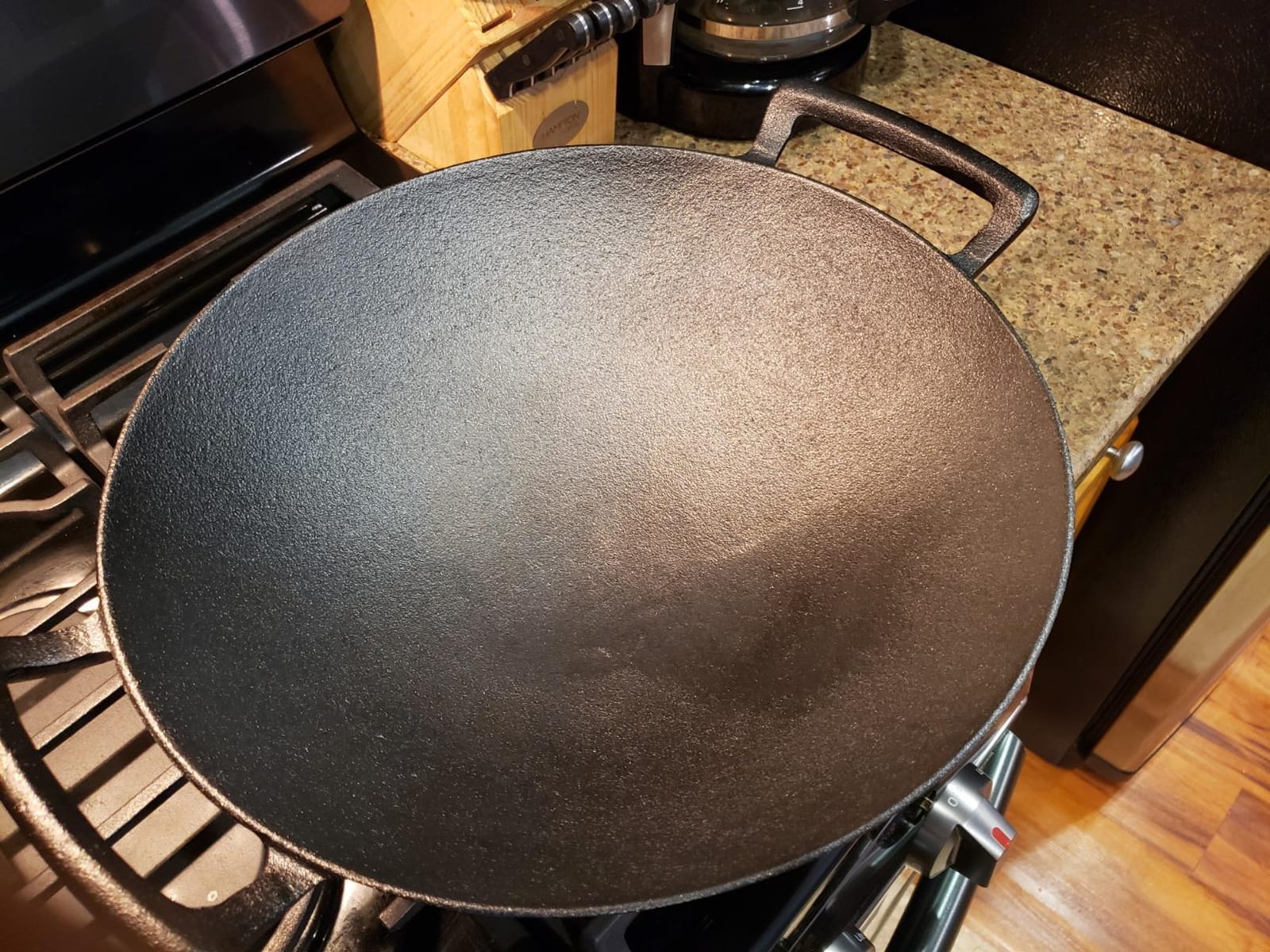 14 inch Cast Iron Wok with Flat Base and Handles customer photo 2
