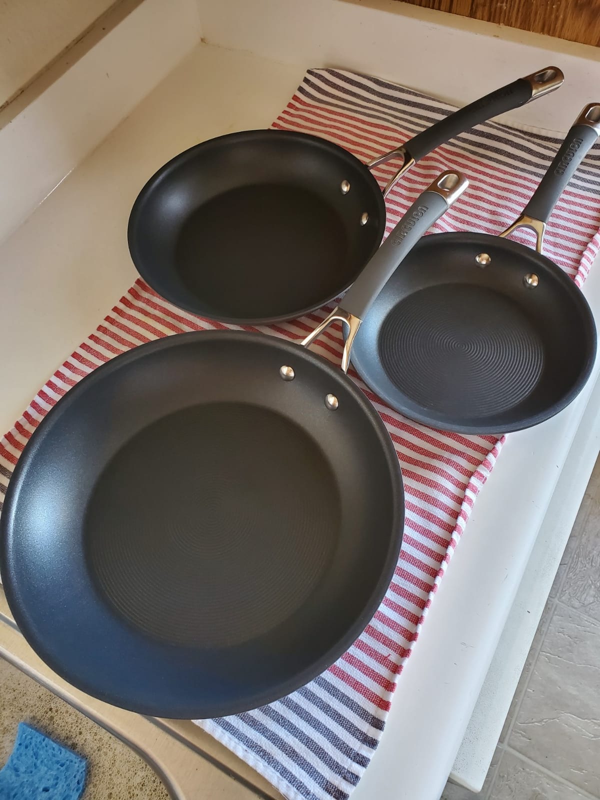 Circulon Radiance Hard Anodized Nonstick Deep Frying Pan with Lid, 12-Inch customer photo 1