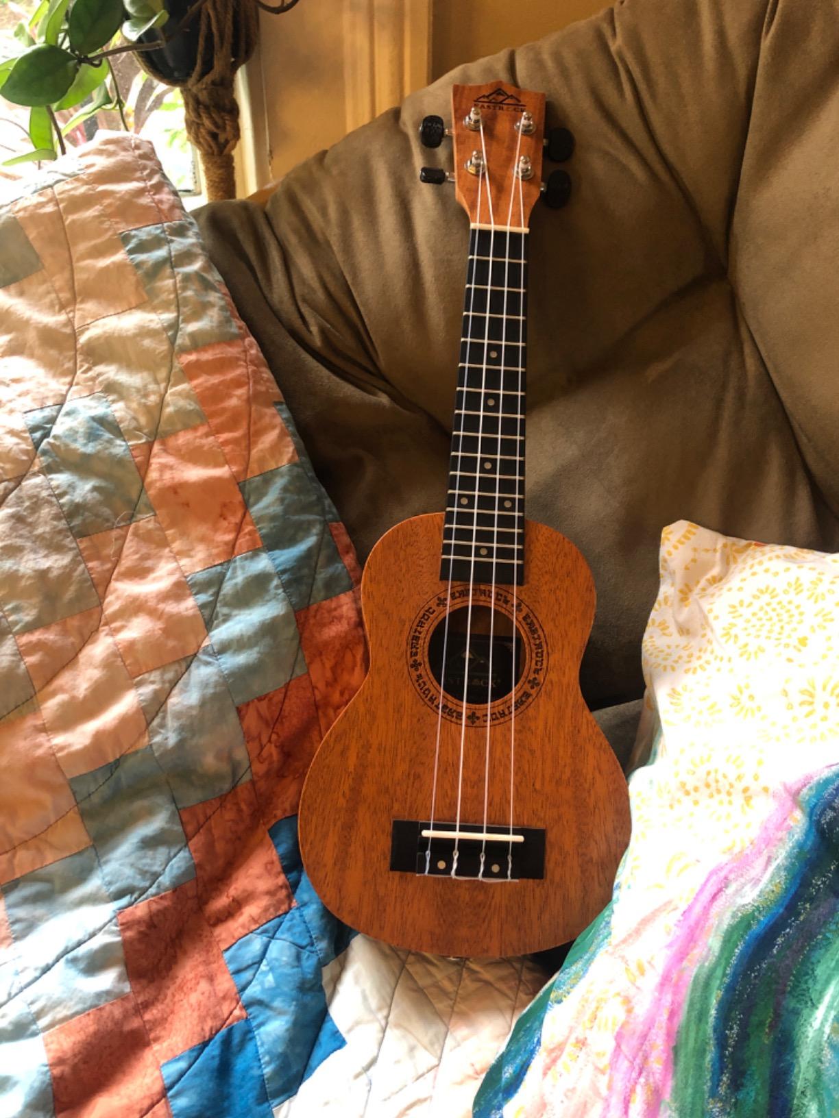 EASTROCK Concert Ukulele 23 inch Mahogany Beginners Kit customer photo 2